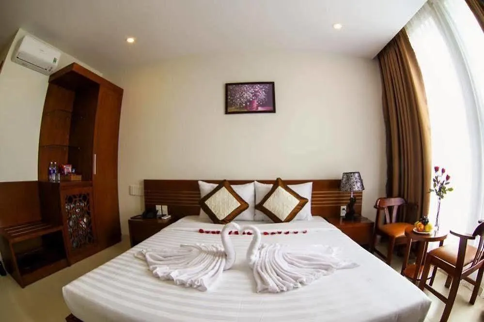 Golden Light Da Nang Hotel